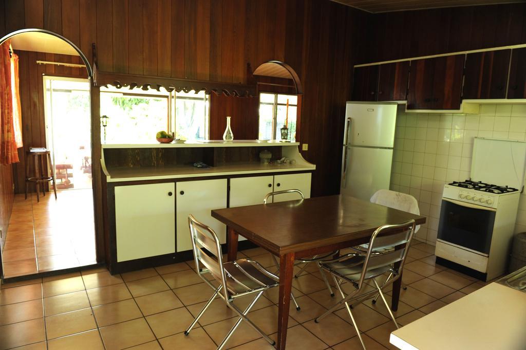 Pension Te Miti - Plage-Beach 200M - Mahana Parc & Vaiava Beach Pk18 - B&B Chambres Ou Dortoir Punaauia  Luaran gambar